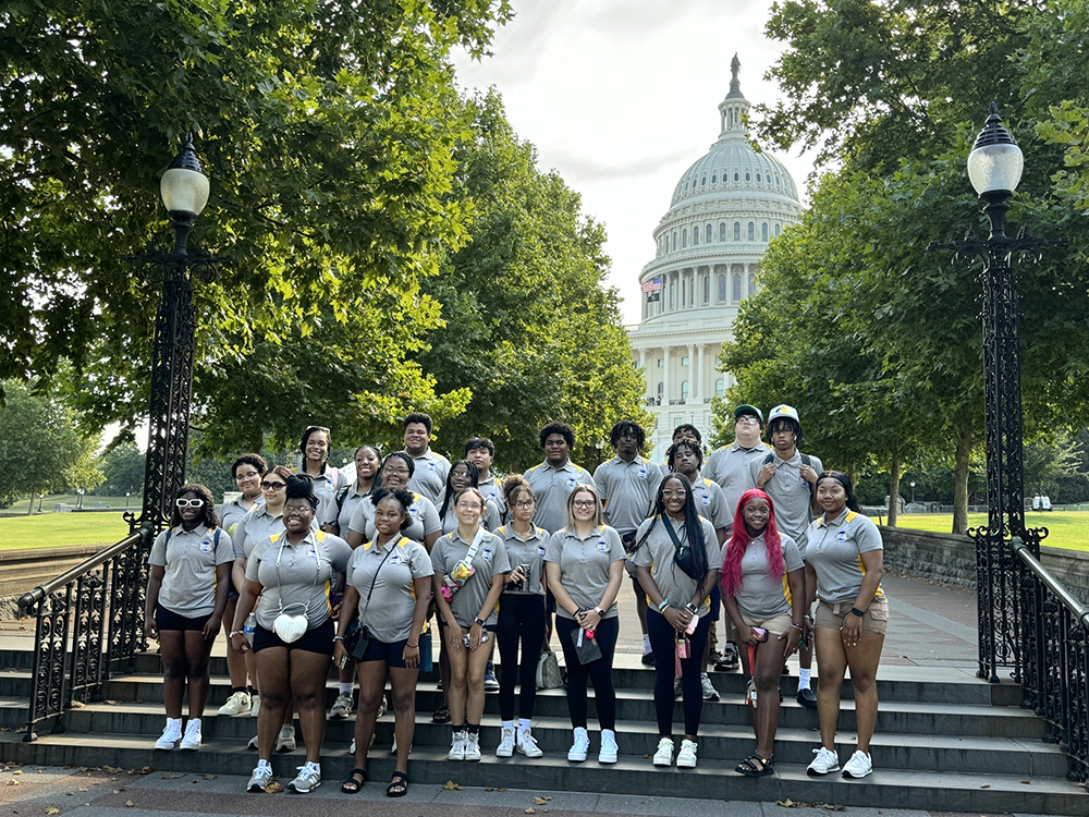 Group of Upward Bound Math & Scirnce students.